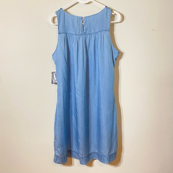 Crown & Ivy Sz PL Lightweight Blue Denim Embroidered Sleeveless Dress - Picture 2 of 5